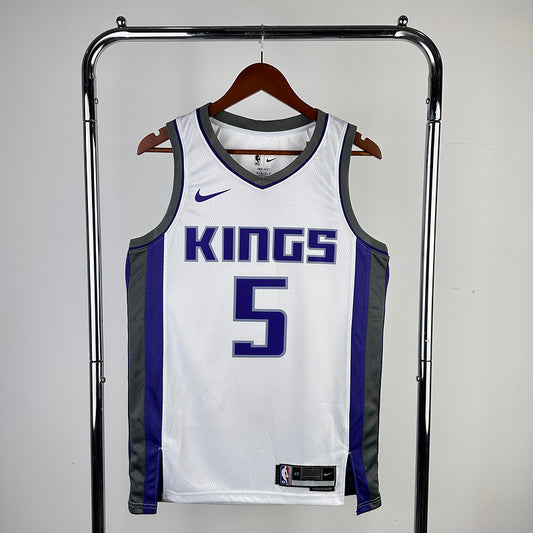 De'Aaron Fox #5 Sacramento Kings NBA White Association Edition 2024-25 Swingman Jersey